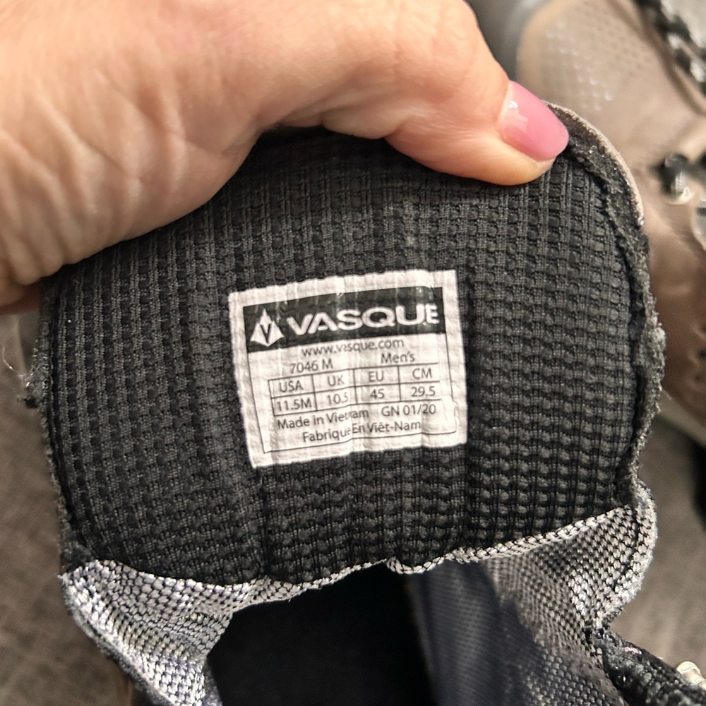 Vasque Breeze gore-tex hiking boot. Size 11.5